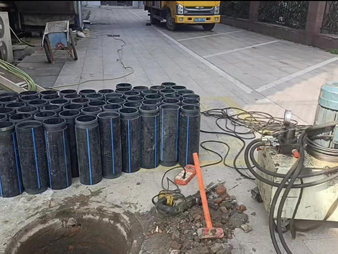 丹东PE置换管厂家 DN315置换管 非开挖管短管置换